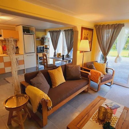 Ravissant Studio neuf, entièrement equipé, fonctionnel de 40 m2 avec entrée indépendante dans la campagne campagnes Massonnens Esterno foto